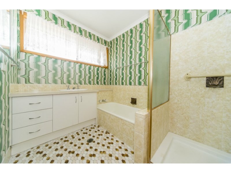 298 Bayview Street, Hollywell QLD 4216