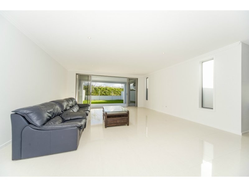 18B Compass Drive, Biggera Waters QLD 4216