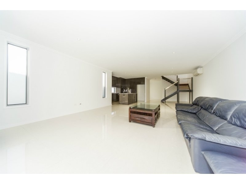 18B Compass Drive, Biggera Waters QLD 4216