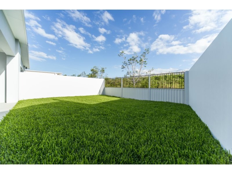 18B Compass Drive, Biggera Waters QLD 4216