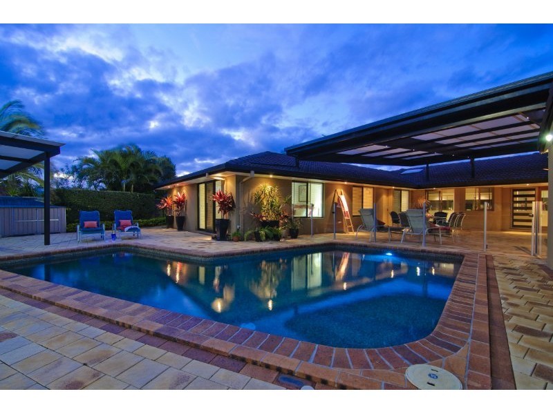 15 Karema Crescent, Runaway Bay QLD 4216