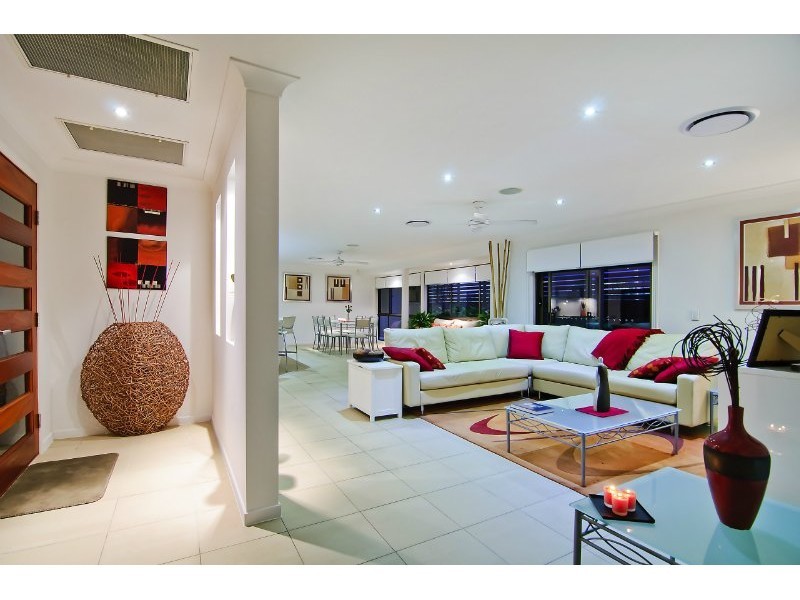 15 Karema Crescent, Runaway Bay QLD 4216