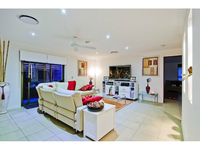 15 Karema Crescent, Runaway Bay QLD 4216