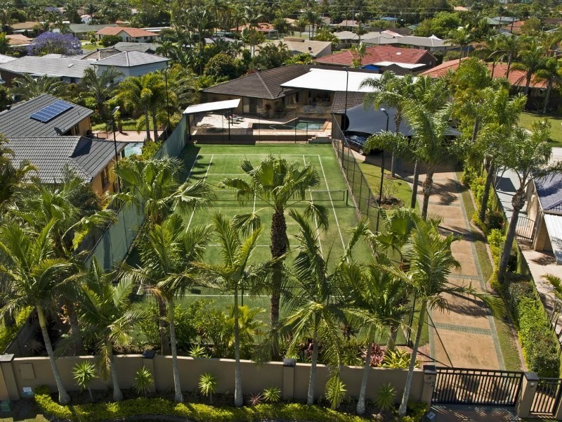 15 Karema Crescent, Runaway Bay QLD 4216