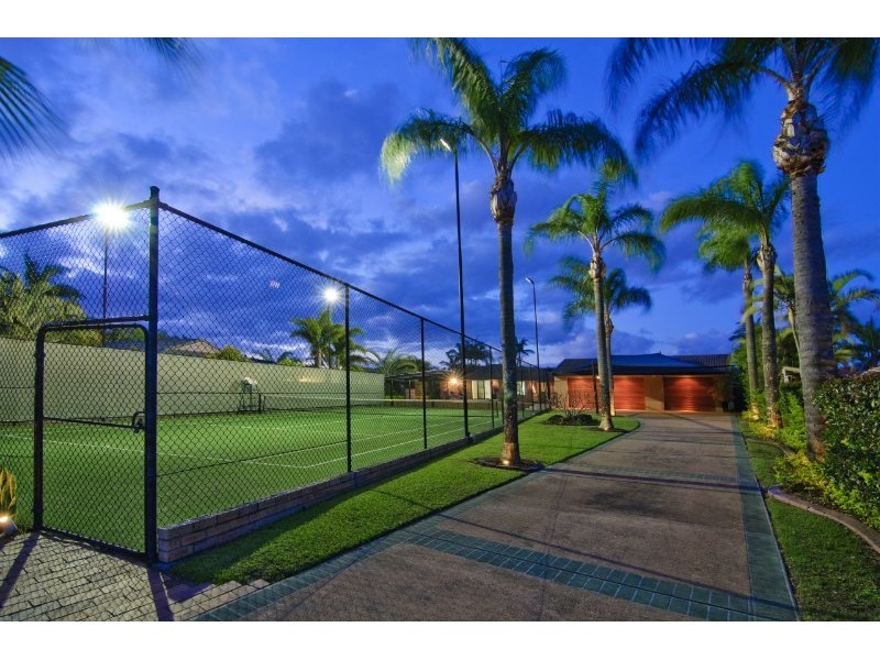 15 Karema Crescent, Runaway Bay QLD 4216