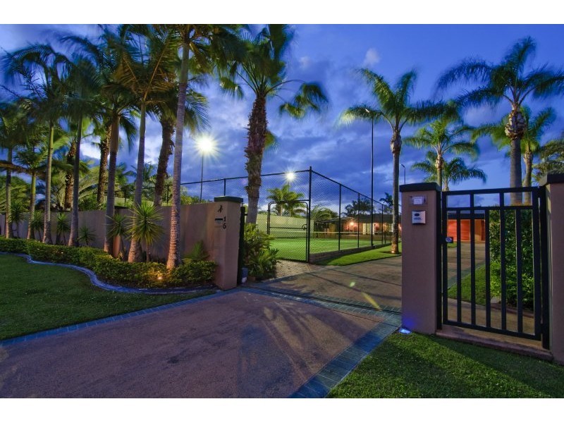 15 Karema Crescent, Runaway Bay QLD 4216