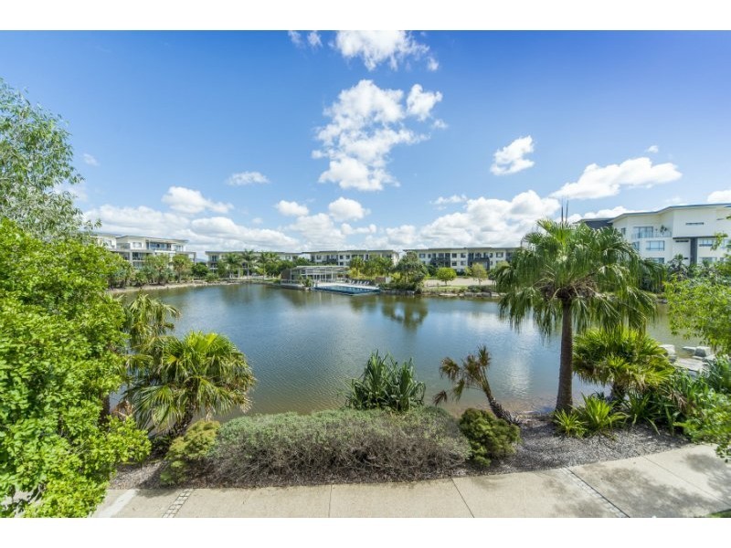 226/3 Pendraat Parade, Hope Island QLD 4212
