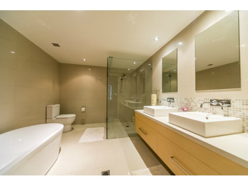 226/3 Pendraat Parade, Hope Island QLD 4212