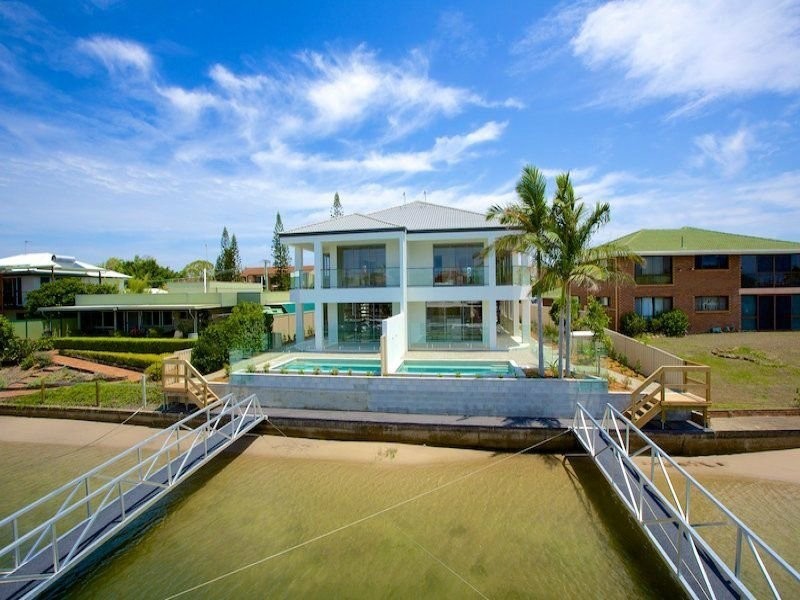 2/107 Bayview Street, Runaway Bay QLD 4216