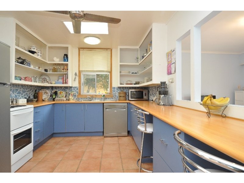 2/5 Rosalind Avenue, Paradise Point QLD 4216