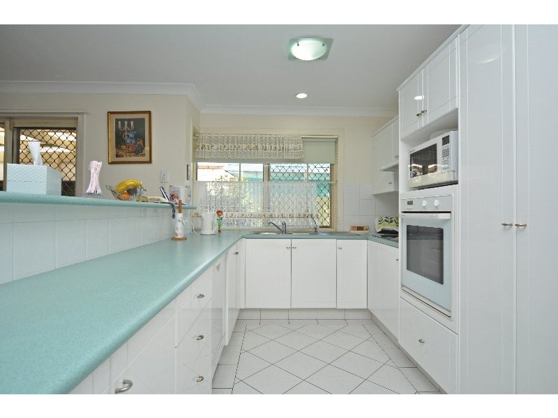 2/3 Vaggelas Crescent, Biggera Waters QLD 4216