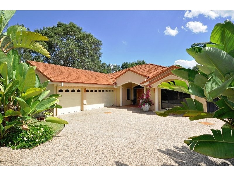 3152 Riverleigh Drive, Hope Island QLD 4212