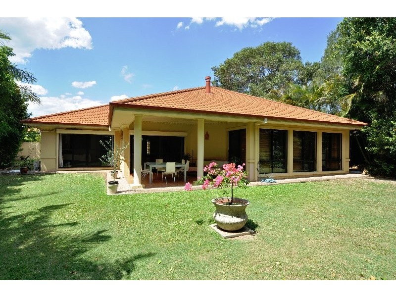 3152 Riverleigh Drive, Hope Island QLD 4212