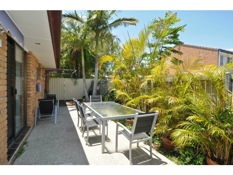 1/153 Government Road, Labrador QLD 4215