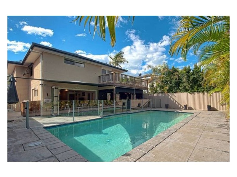 24 Killowill Avenue, Paradise Point QLD 4216