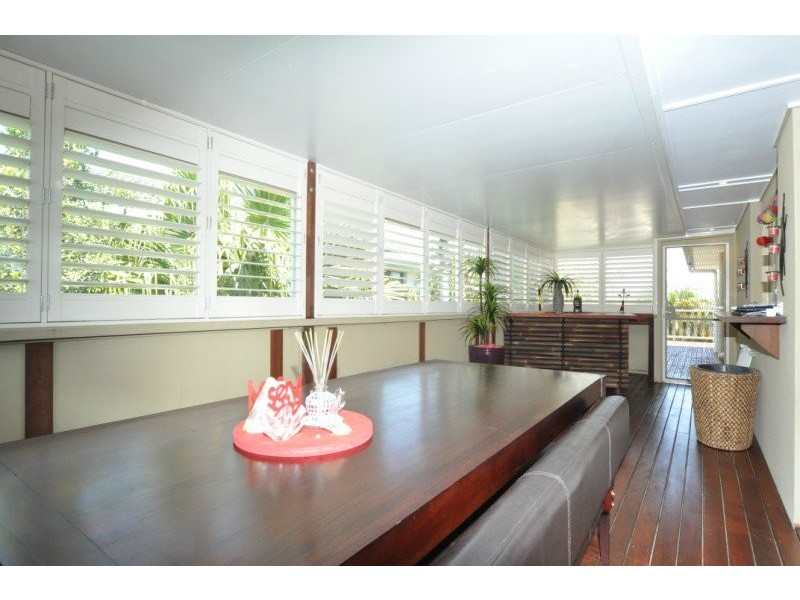 24 Killowill Avenue, Paradise Point QLD 4216