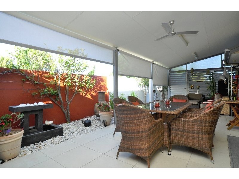 1/411 Oxley Drive, Runaway Bay QLD 4216
