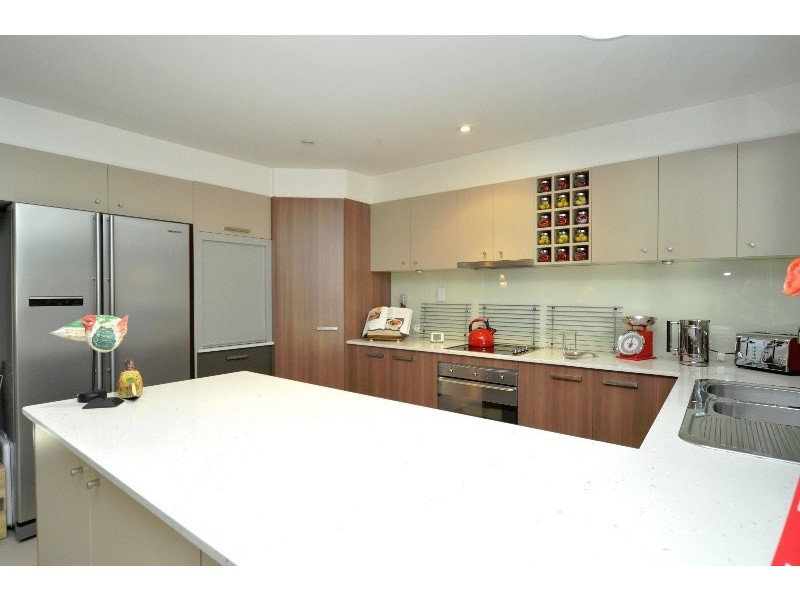 1/411 Oxley Drive, Runaway Bay QLD 4216