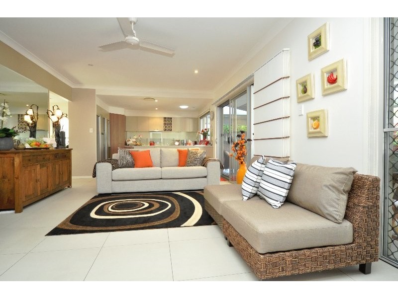 1/411 Oxley Drive, Runaway Bay QLD 4216