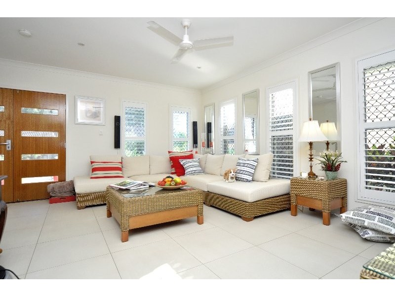 1/411 Oxley Drive, Runaway Bay QLD 4216