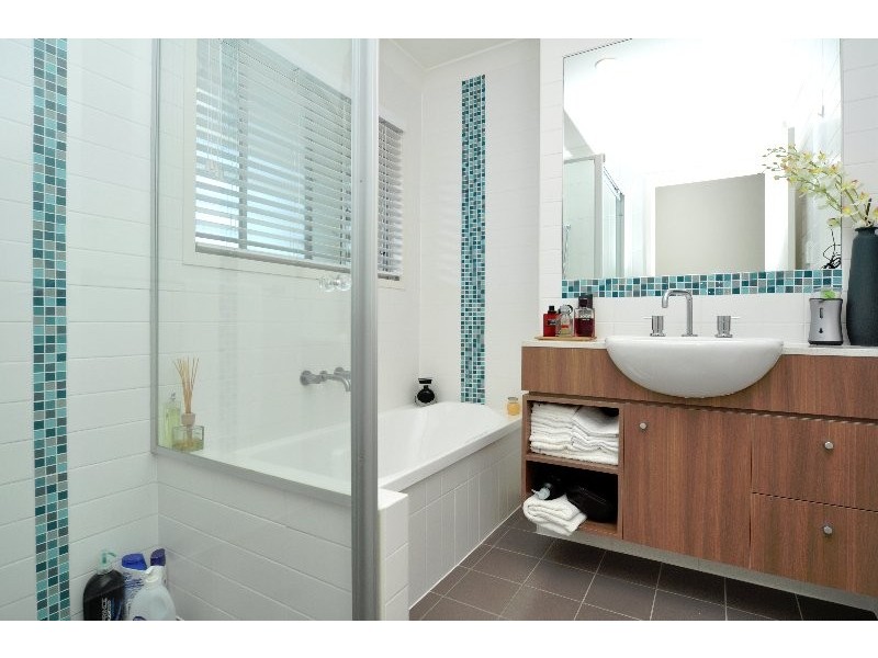 1/411 Oxley Drive, Runaway Bay QLD 4216