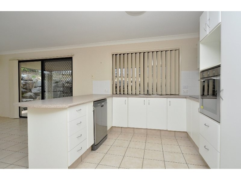 11 Yaldara Street, Pacific Pines QLD 4211