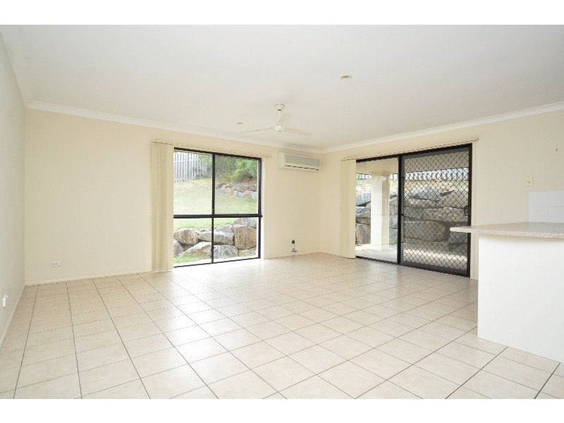 11 Yaldara Street, Pacific Pines QLD 4211