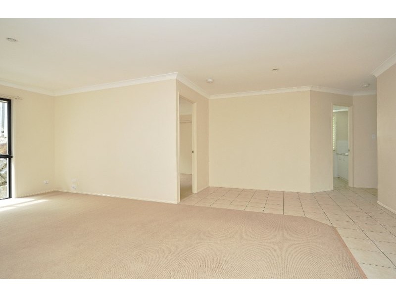 11 Yaldara Street, Pacific Pines QLD 4211