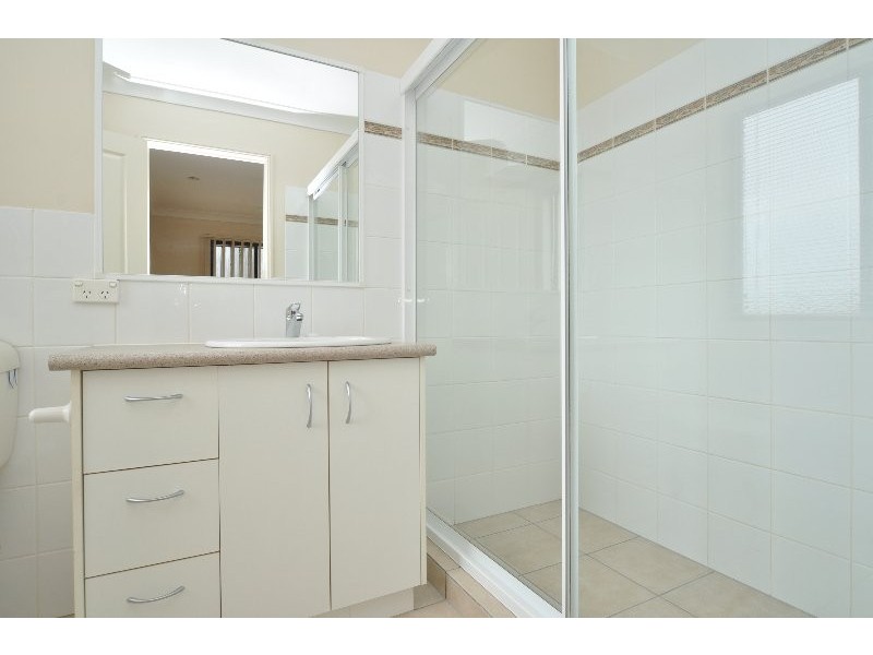 11 Yaldara Street, Pacific Pines QLD 4211