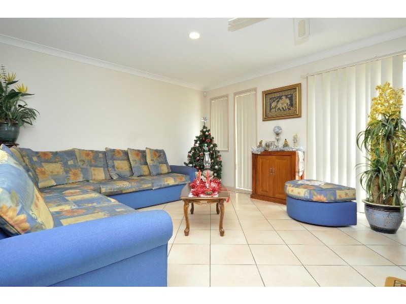122 Sundance Way, Runaway Bay QLD 4216