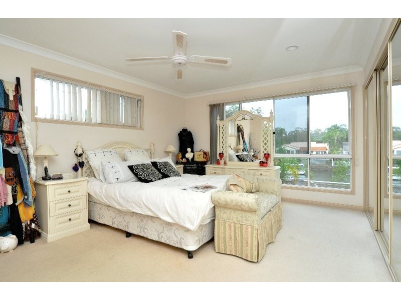 122 Sundance Way, Runaway Bay QLD 4216