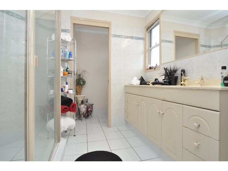 122 Sundance Way, Runaway Bay QLD 4216