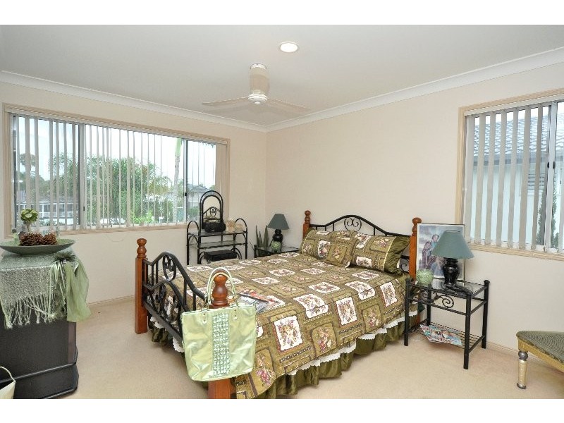 122 Sundance Way, Runaway Bay QLD 4216
