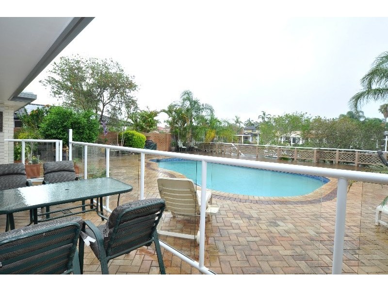 122 Sundance Way, Runaway Bay QLD 4216
