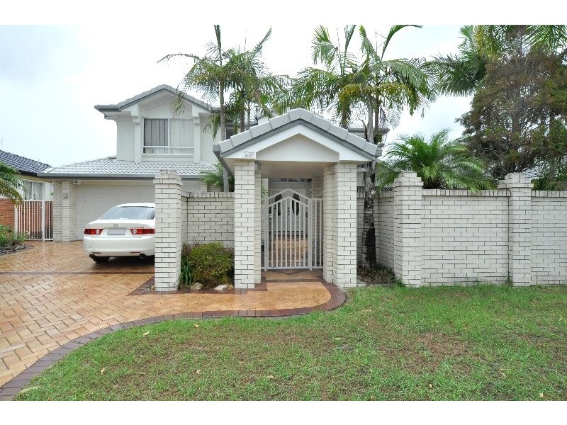 122 Sundance Way, Runaway Bay QLD 4216