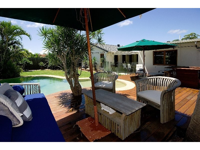 15 Sundown Drive, Paradise Point QLD 4216