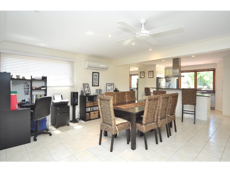 15 Sundown Drive, Paradise Point QLD 4216