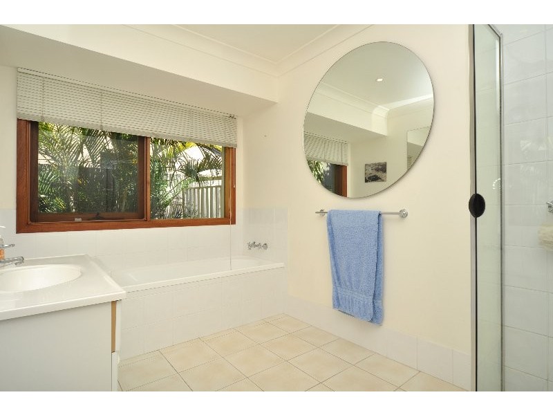 15 Sundown Drive, Paradise Point QLD 4216