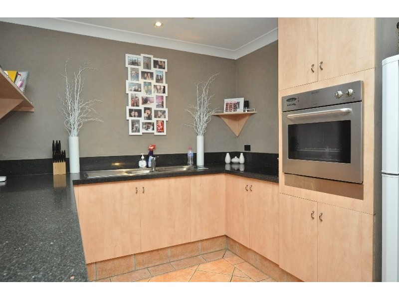 1/19 Nina Parade, Arundel QLD 4214