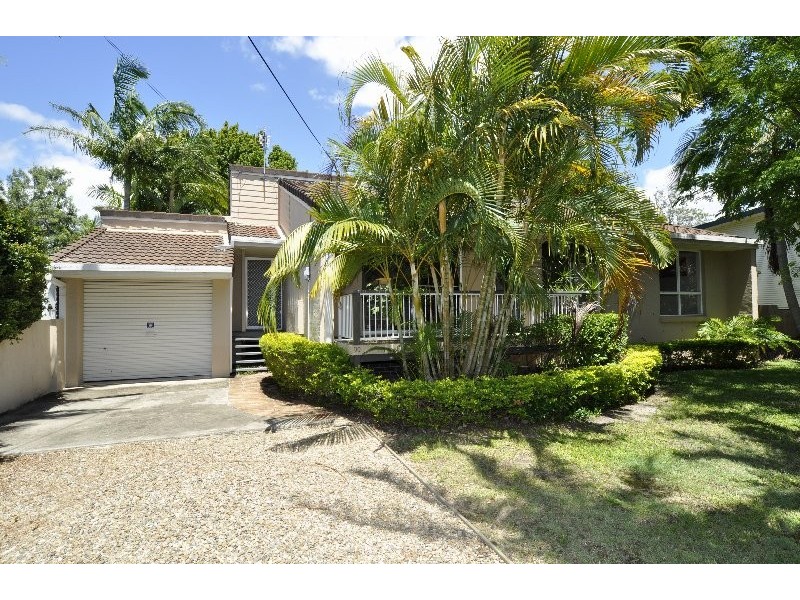 90 Boykambil Esplanade, Hope Island QLD 4212