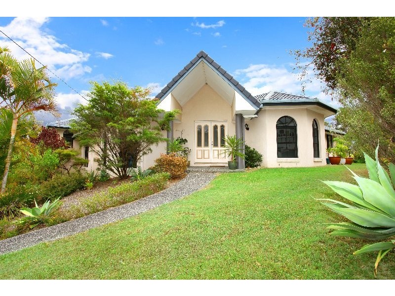 2 Chichester Drive, Arundel QLD 4214