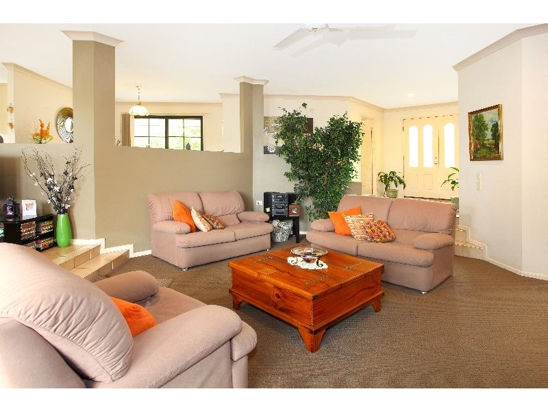 2 Chichester Drive, Arundel QLD 4214