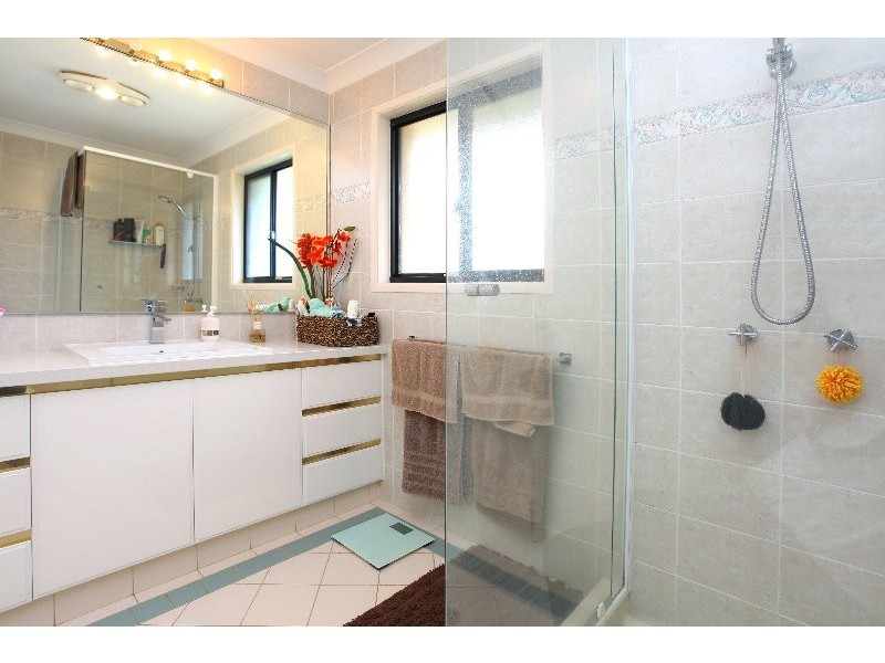 2 Chichester Drive, Arundel QLD 4214