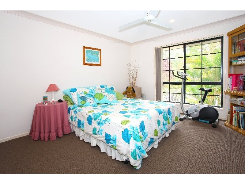 2 Chichester Drive, Arundel QLD 4214