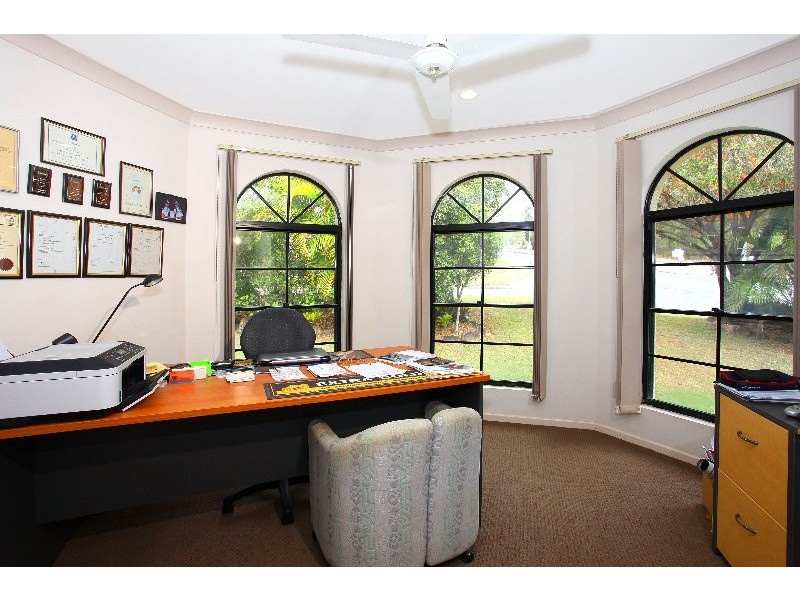 2 Chichester Drive, Arundel QLD 4214