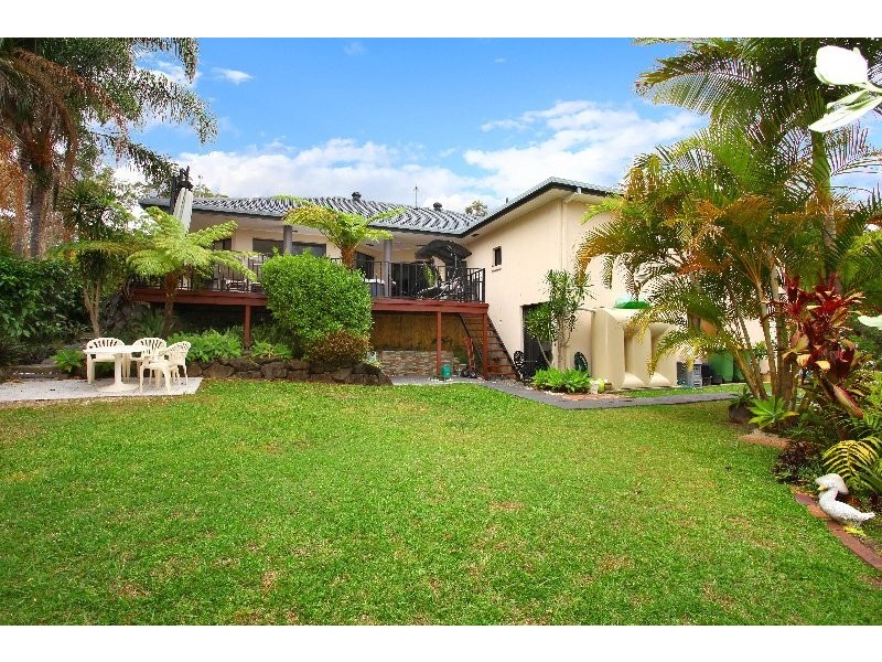 2 Chichester Drive, Arundel QLD 4214