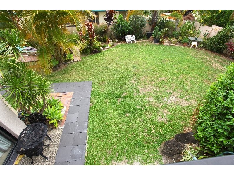 2 Chichester Drive, Arundel QLD 4214