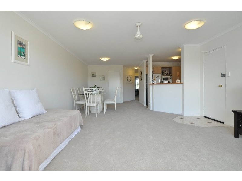 11/18 Jennifer Ave, Runaway Bay QLD 4216