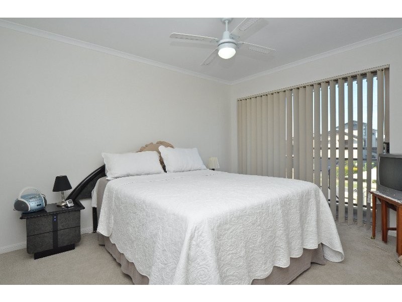 11/18 Jennifer Ave, Runaway Bay QLD 4216