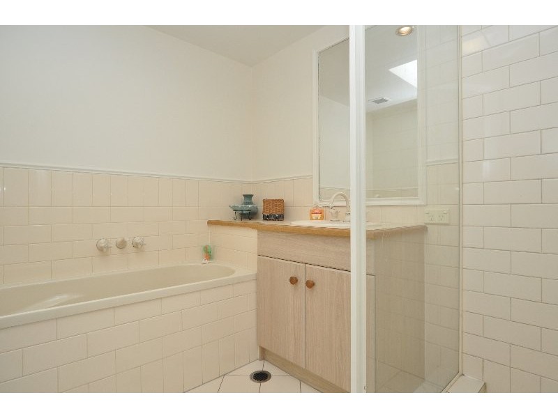 11/18 Jennifer Ave, Runaway Bay QLD 4216